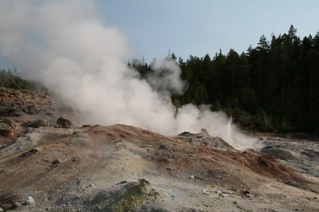 Steamboot geyser