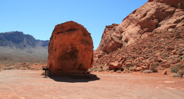 Een van de overdekte picknickplaatsen